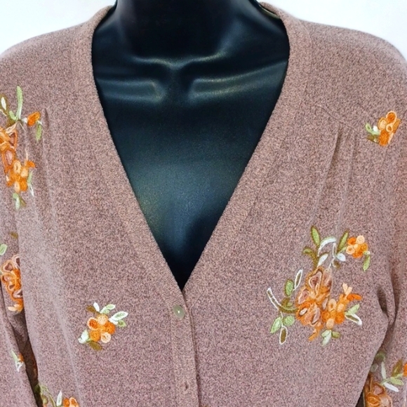 Fig and Flower Anthropolo Pink W/Floral Embroidery Button/Tie up Hi/Lo Top SZ M - Picture 2 of 8